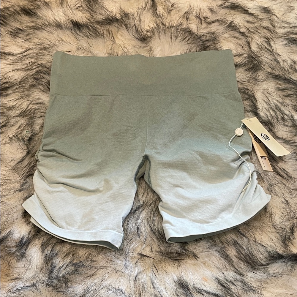 Max Studio Stylish Women's Athletic Shorts in Soft Green NWT